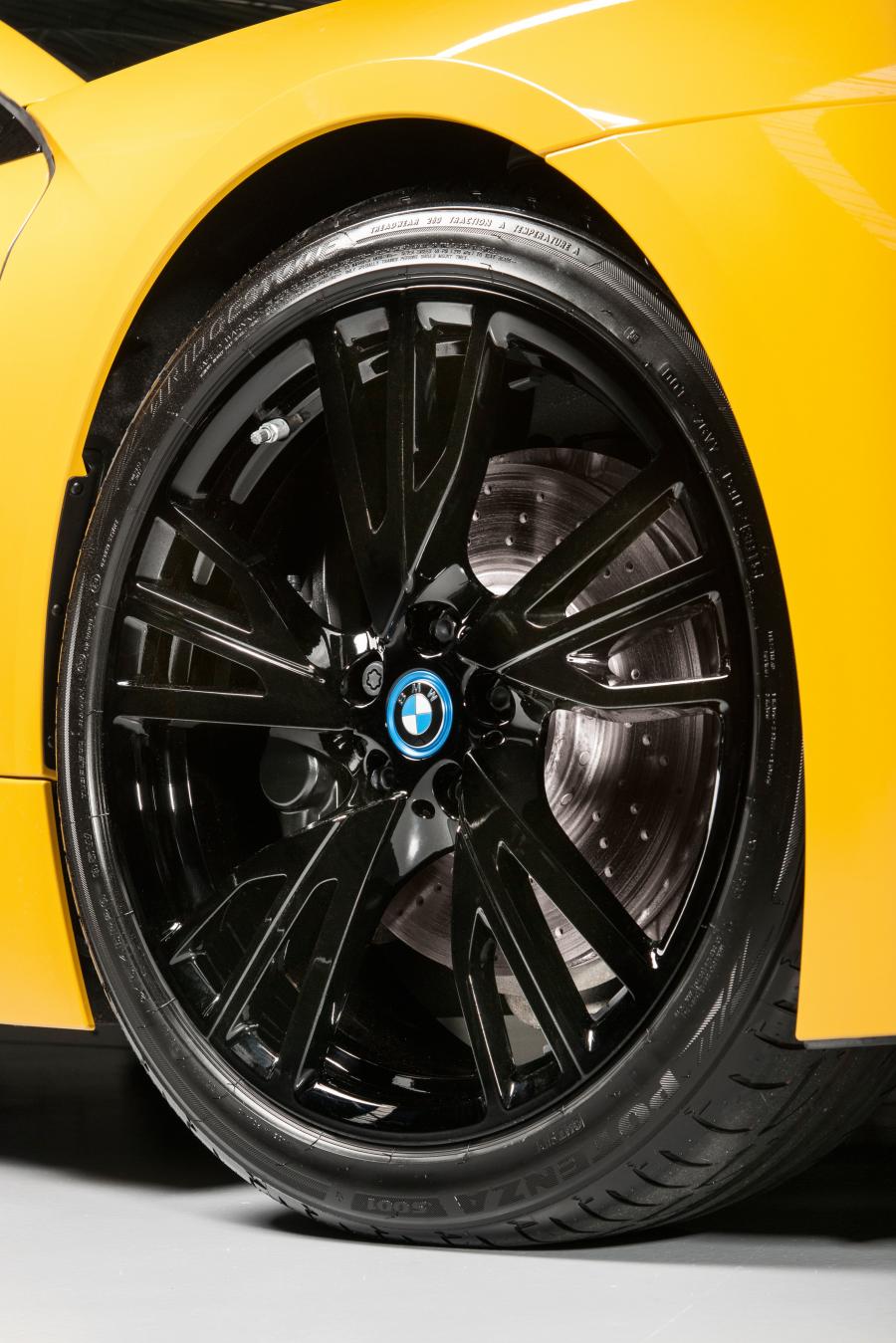 Колеса BMW i8 Individual (I12) 2016 года  (UK) (фото 6 из 9)